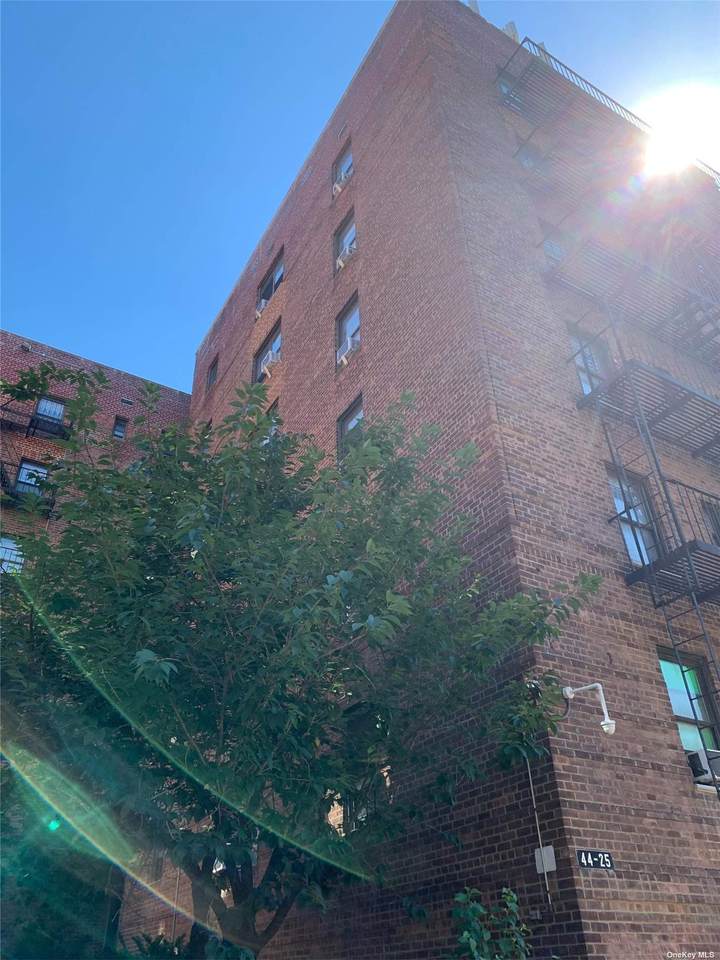 44-25 Macnish Street - Photo 1