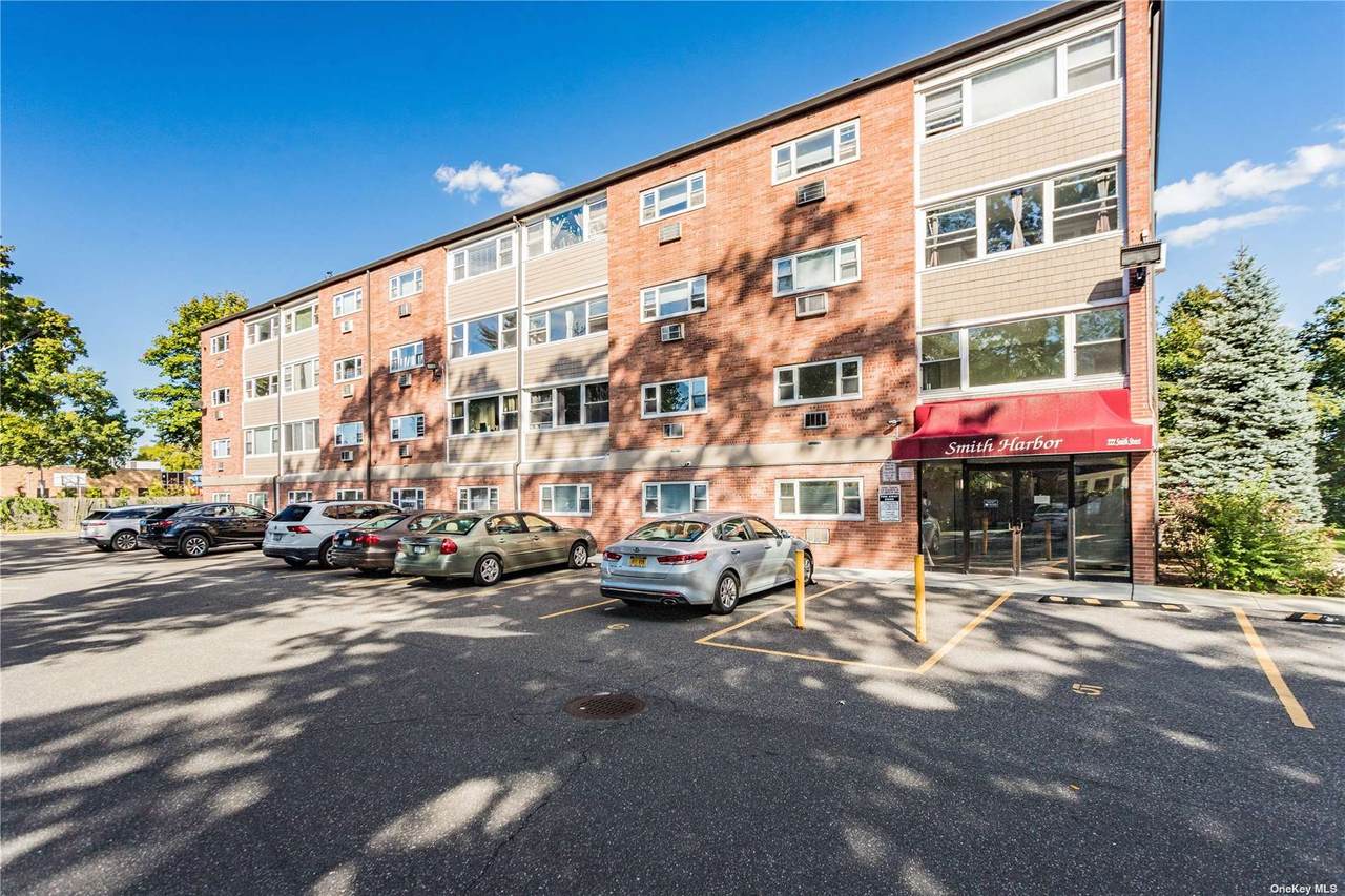 222 Smith Street - Photo 1