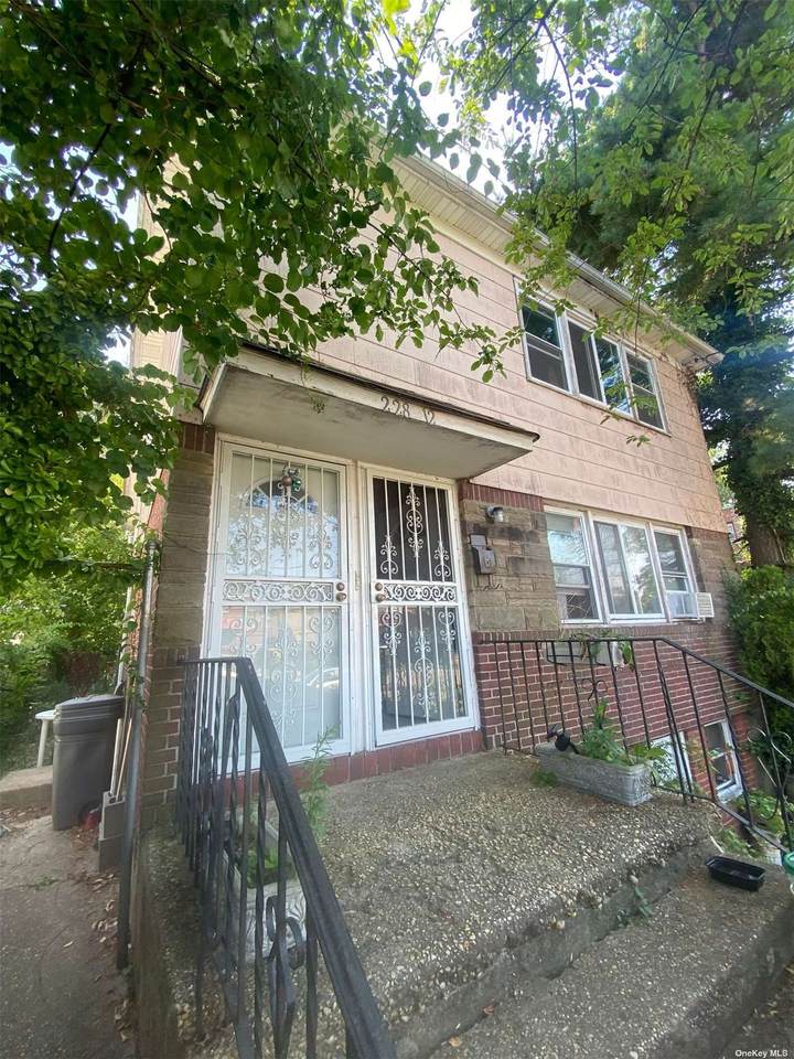 228-12 141 Avenue - Photo 1