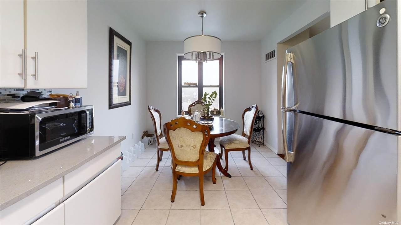 12 Bond Street - Photo 1