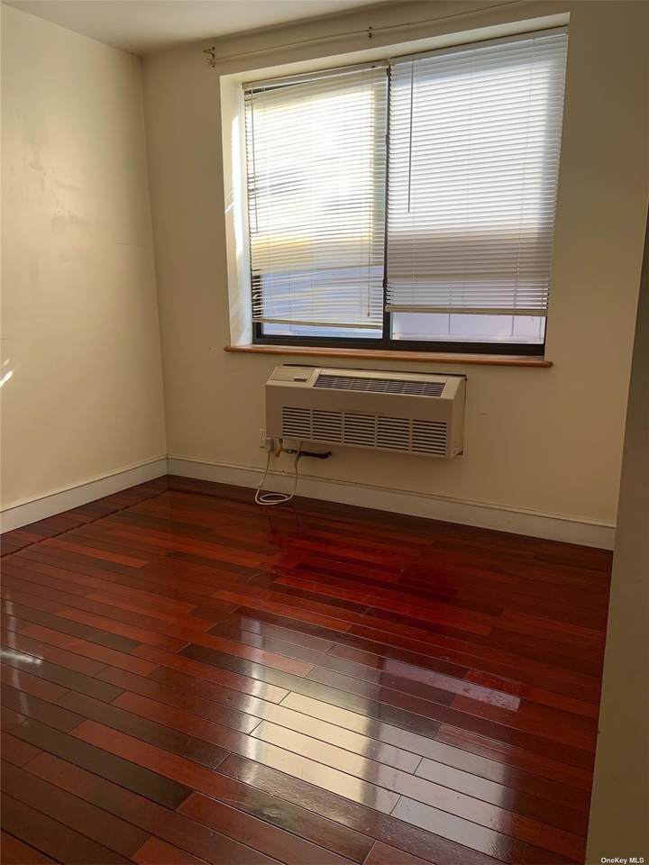 133-26 Avery Avenue - Photo 1