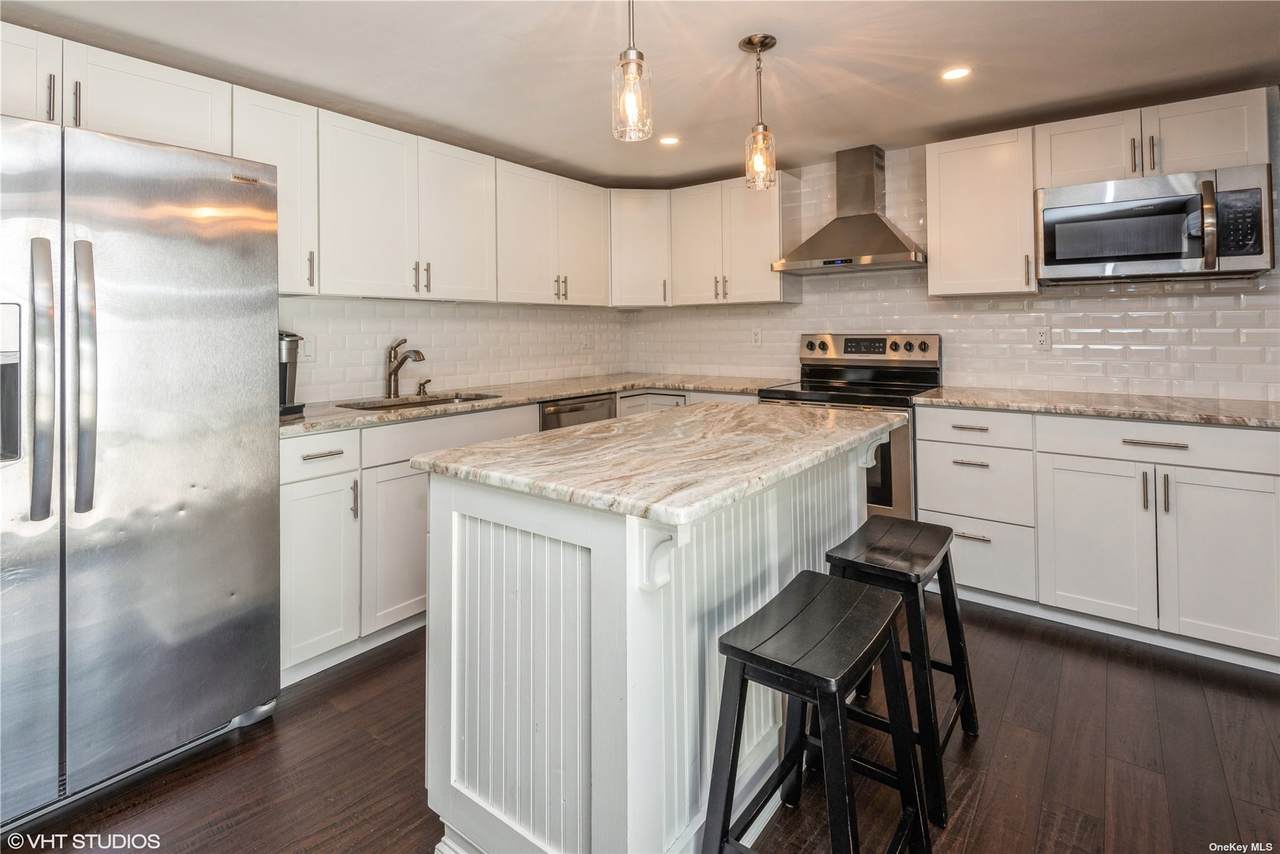 22 Lakeside Drive - Photo 1