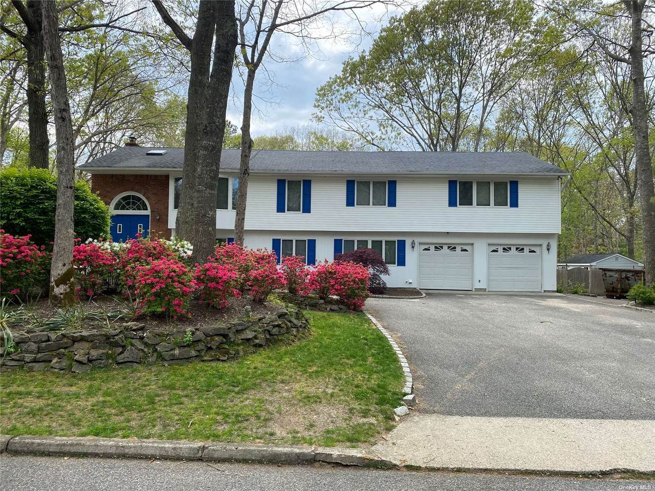 16 Marilyn Street - Photo 1