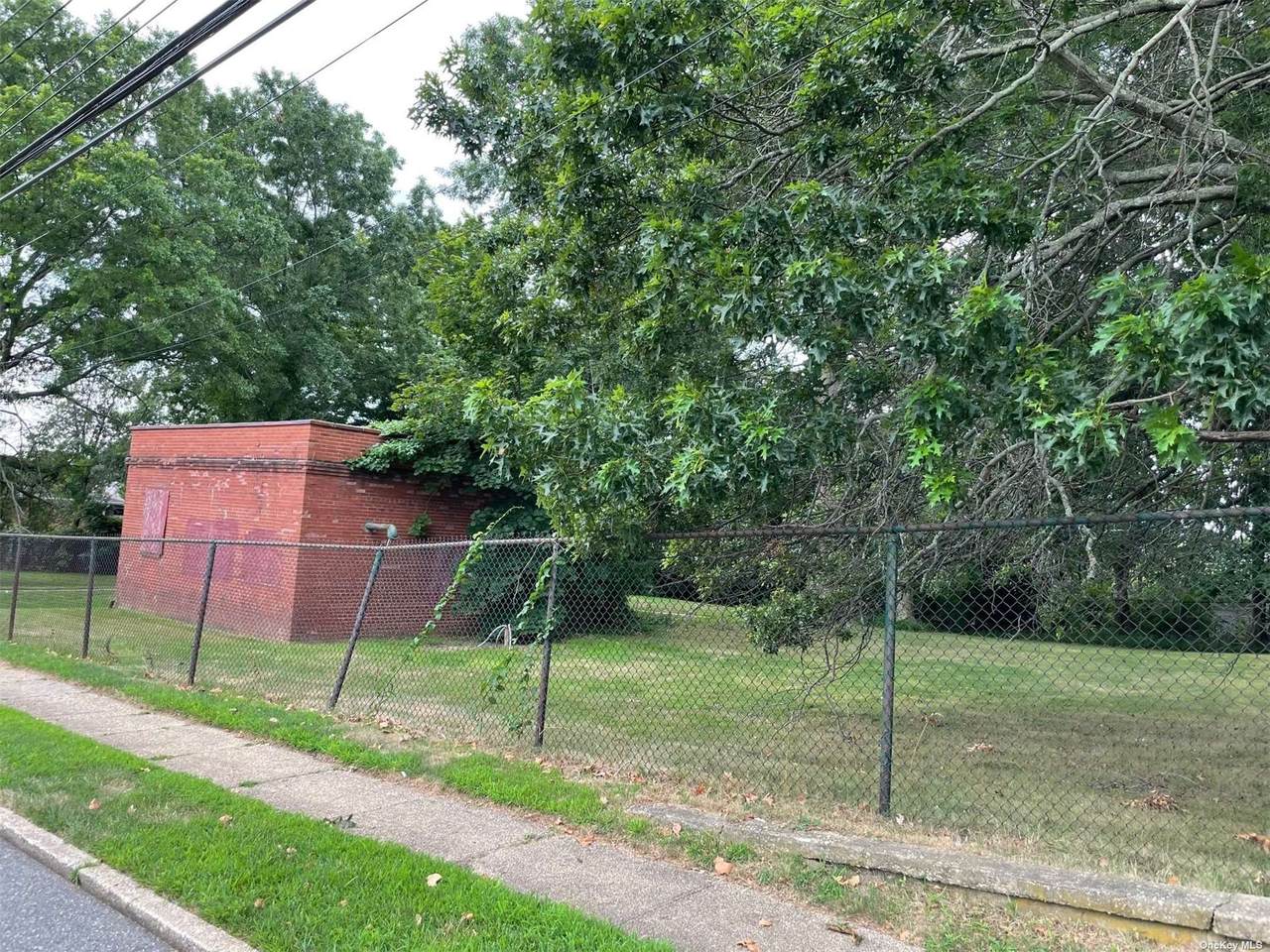 160 Robbins Lane - Photo 1