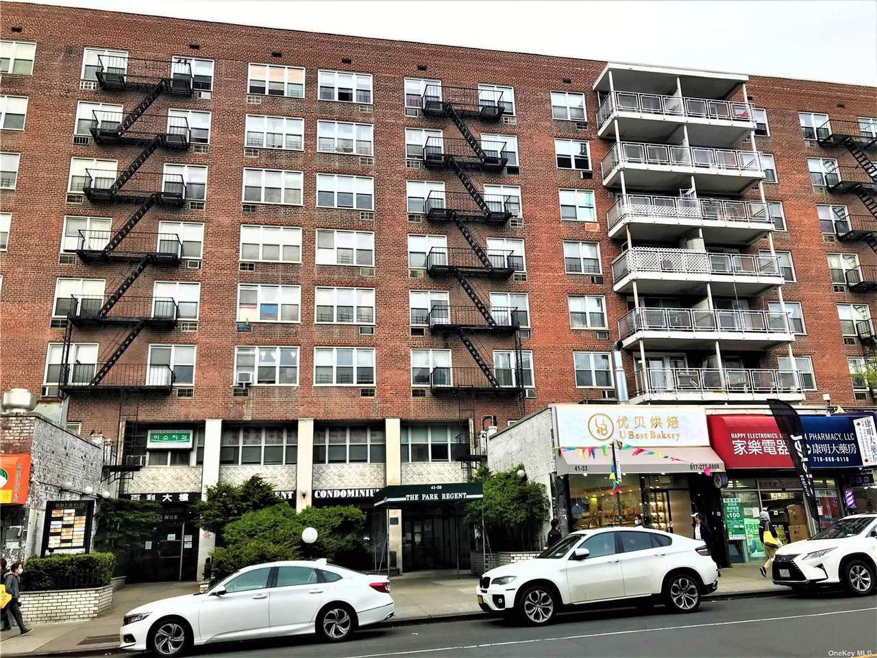41-25 Kissena Boulevard - Photo 1