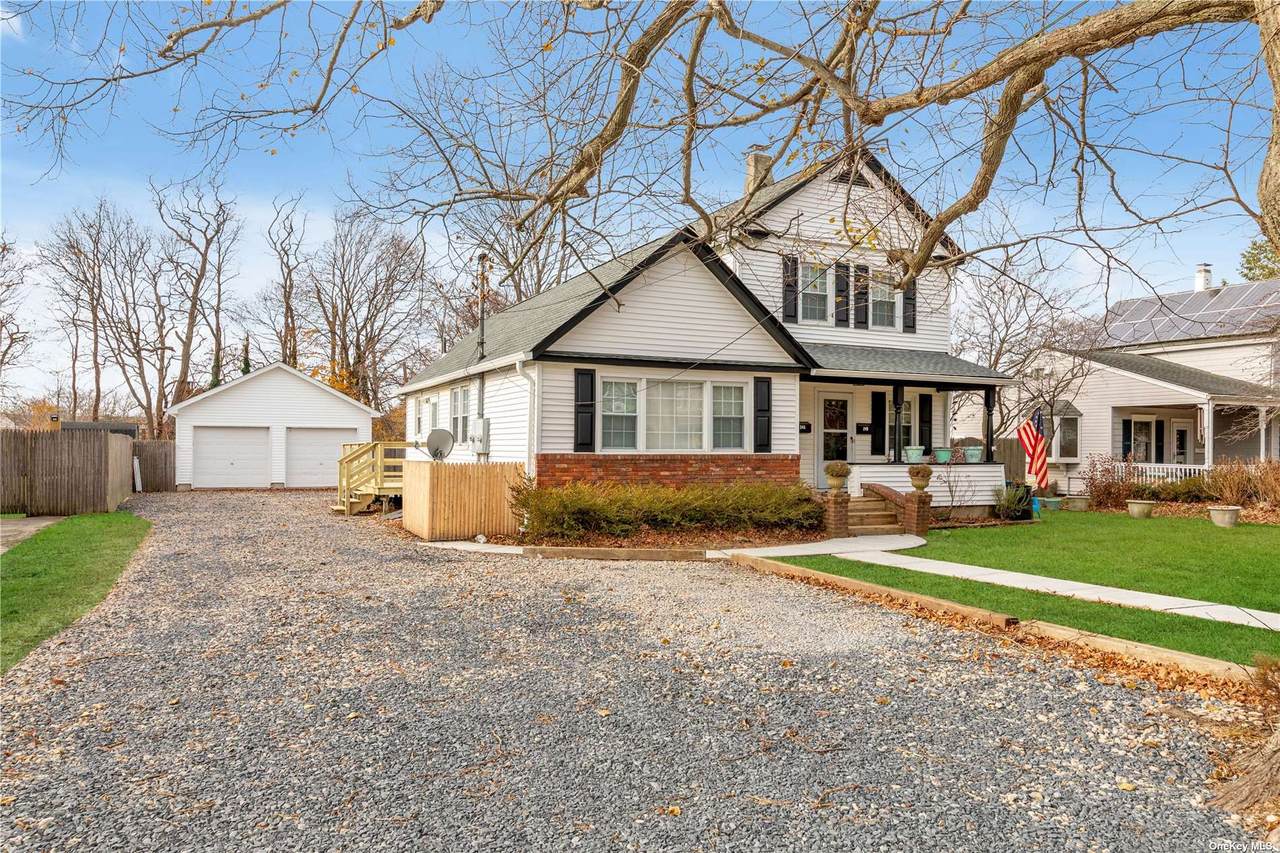 24 Tyler Avenue - Photo 1