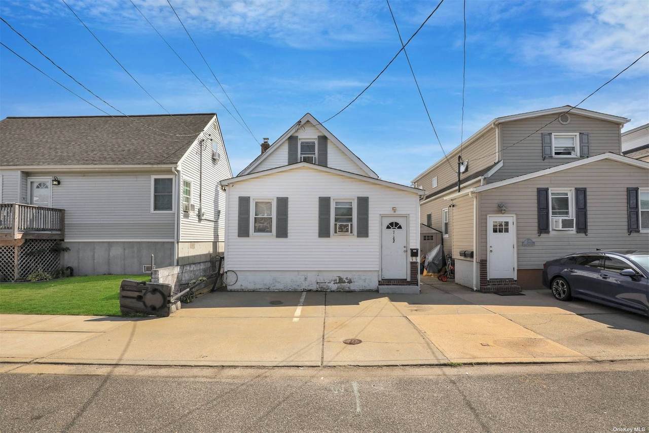742 9th Street - Photo 1
