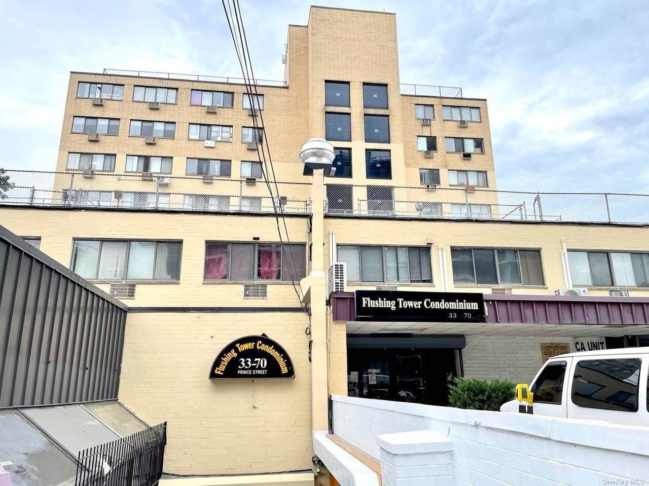 33-70 Prince St - Photo 1