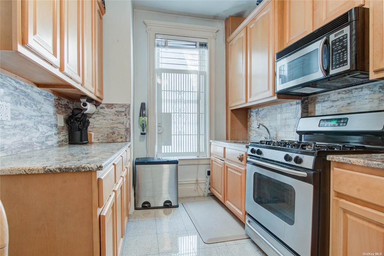 546 40th St. - Photo 1