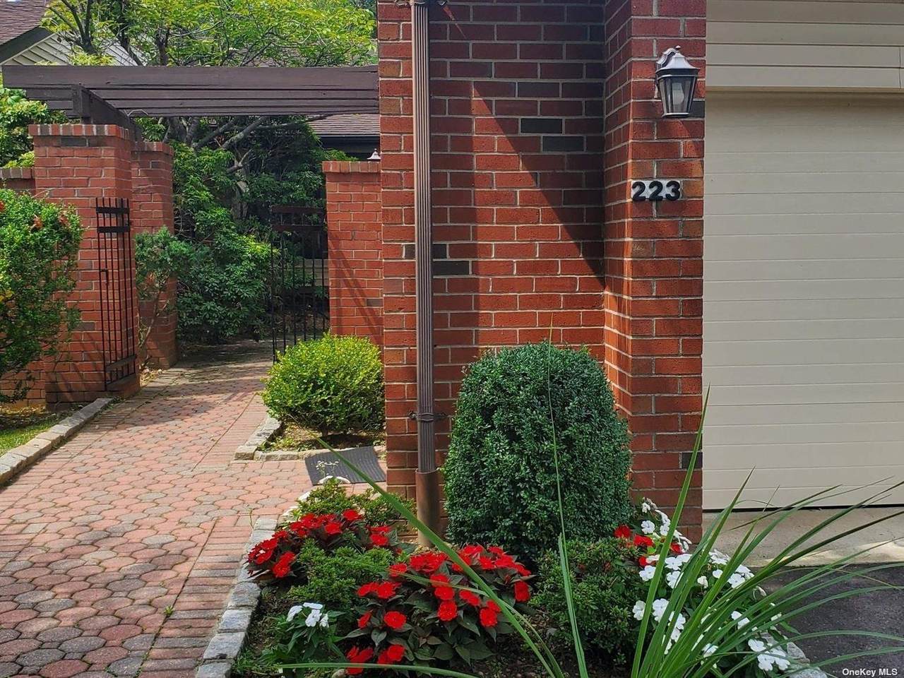 223 Ibis Court - Photo 1