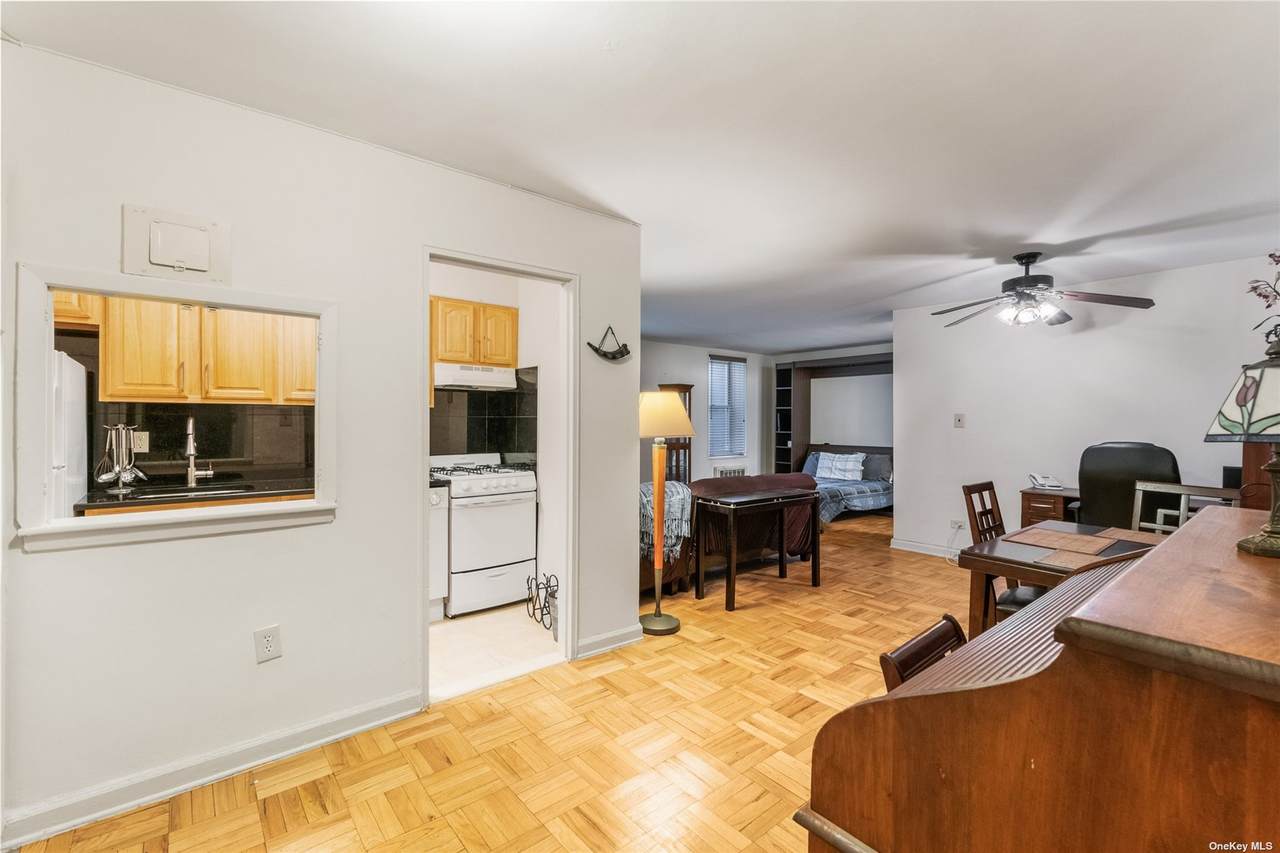 42-65 Kissena Blvd - Photo 1