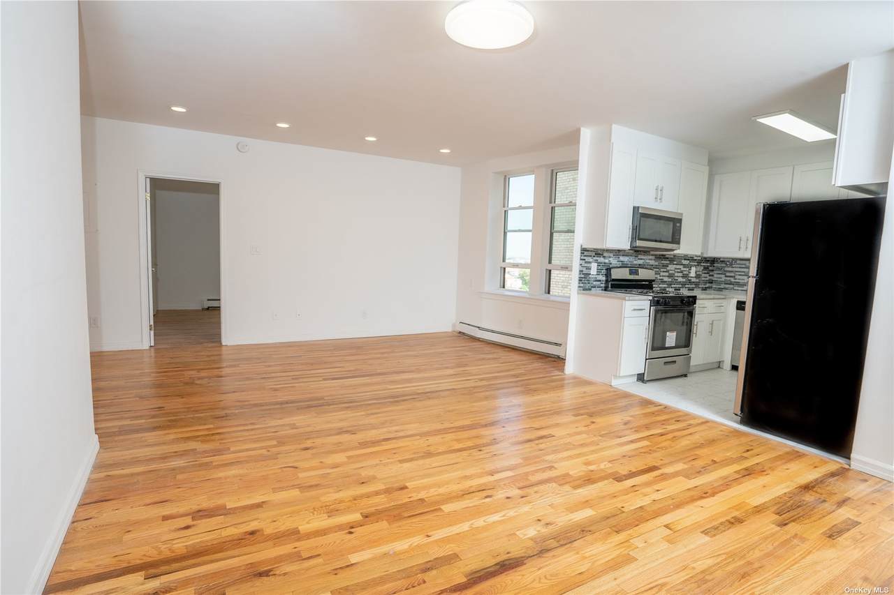 25 Broadway - Photo 1