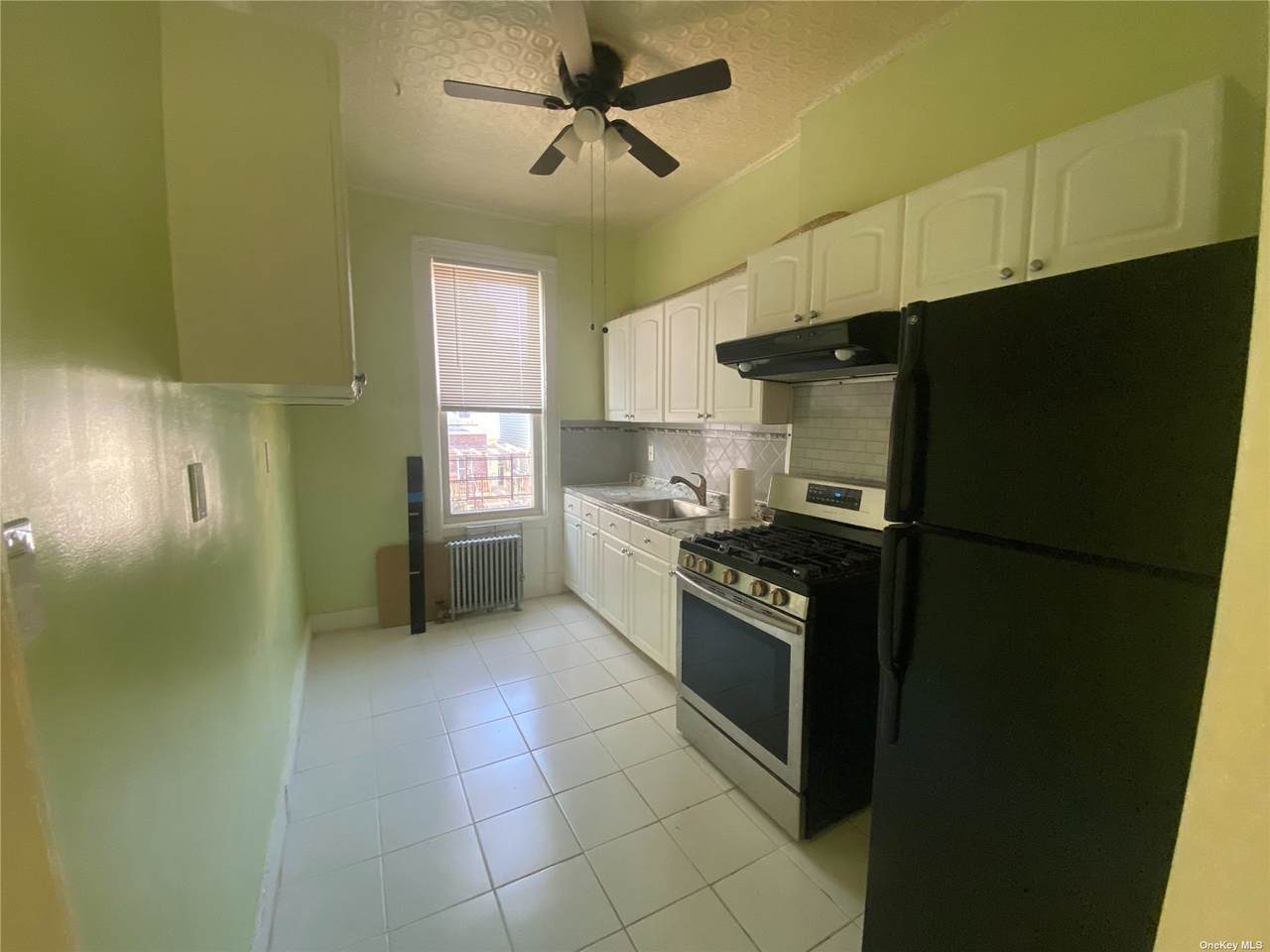 80-11 87 Road - Photo 1