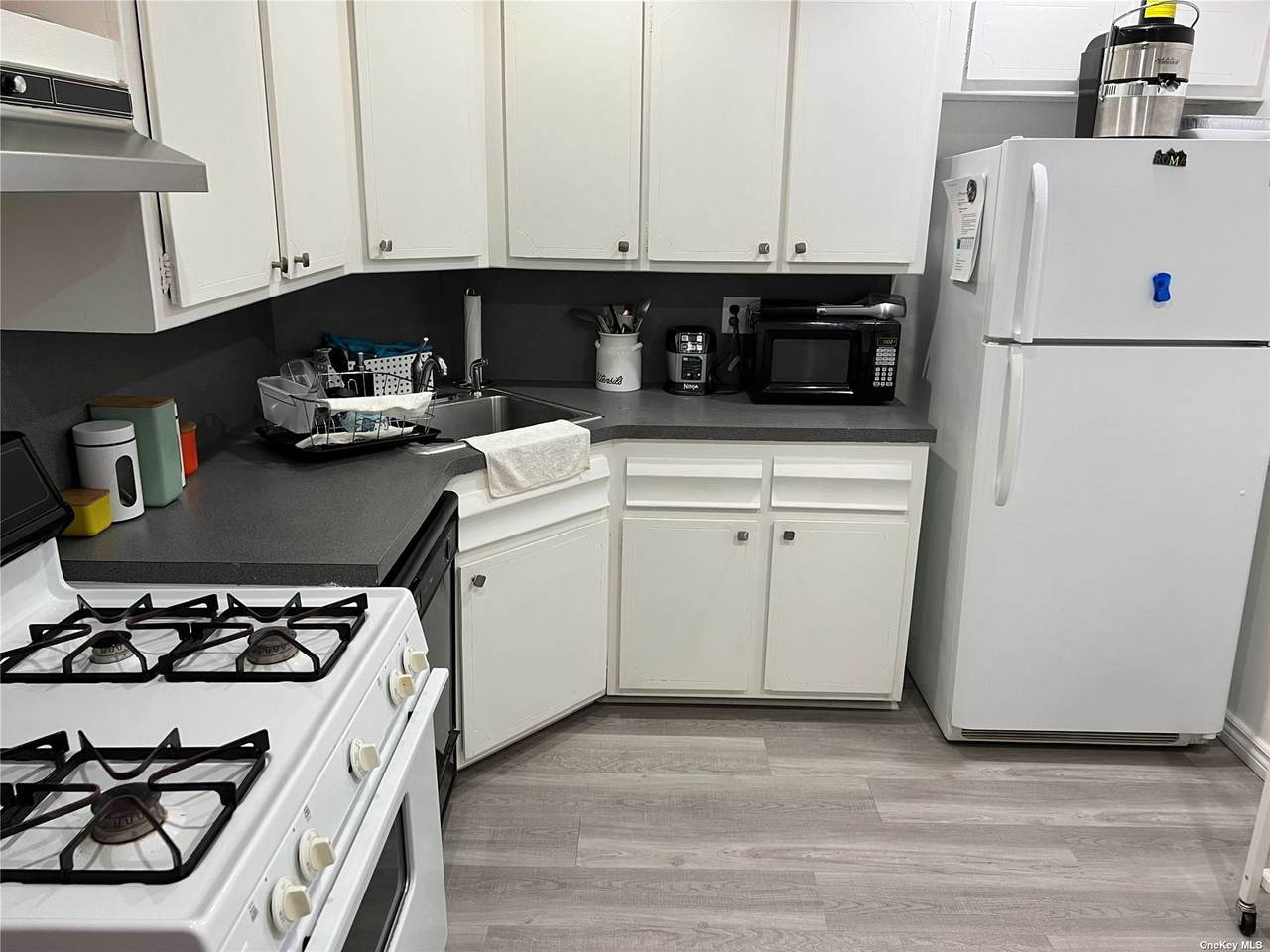 121-04 5th Avenue - Photo 1