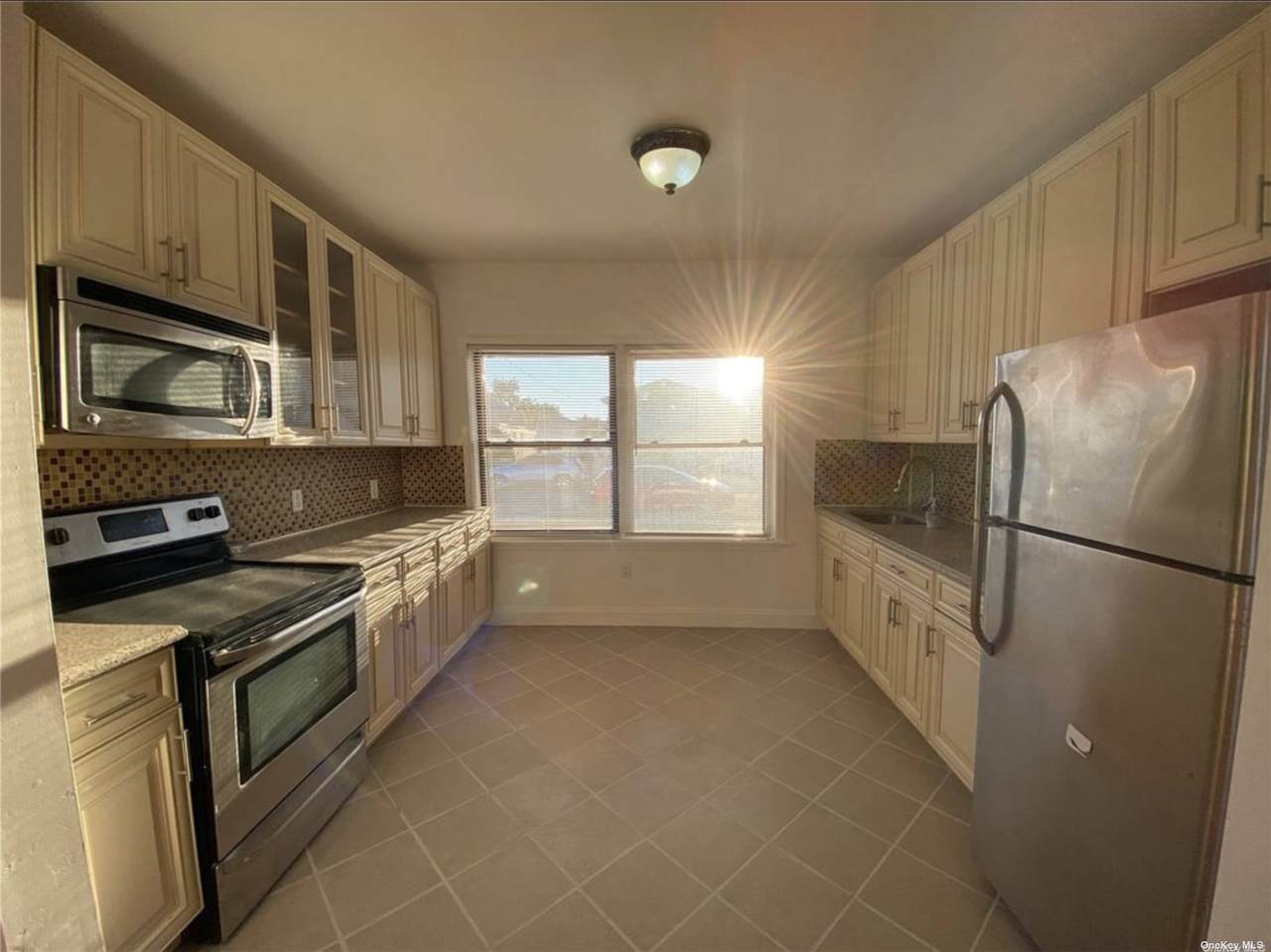 295 Roosevelt - Photo 1