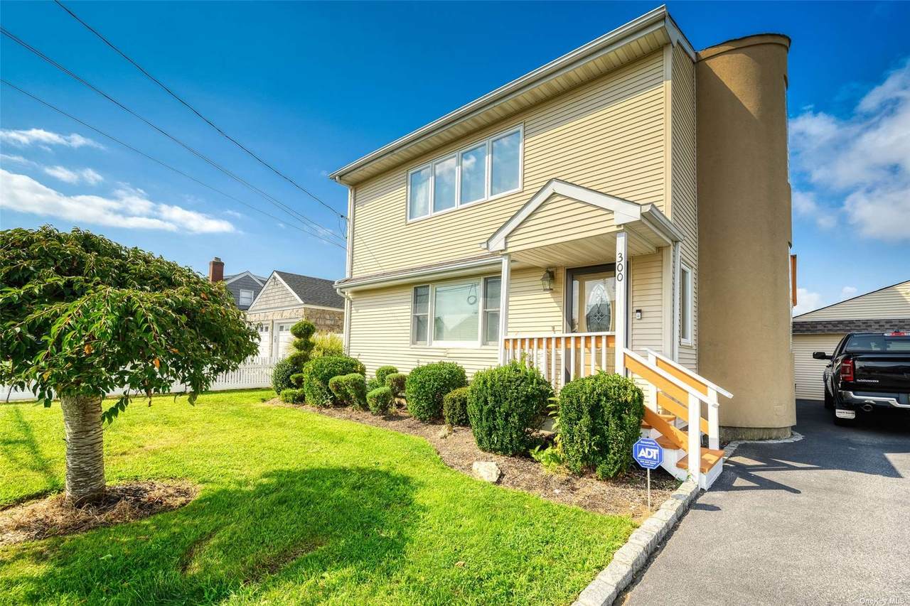 300 East Drive - Photo 1