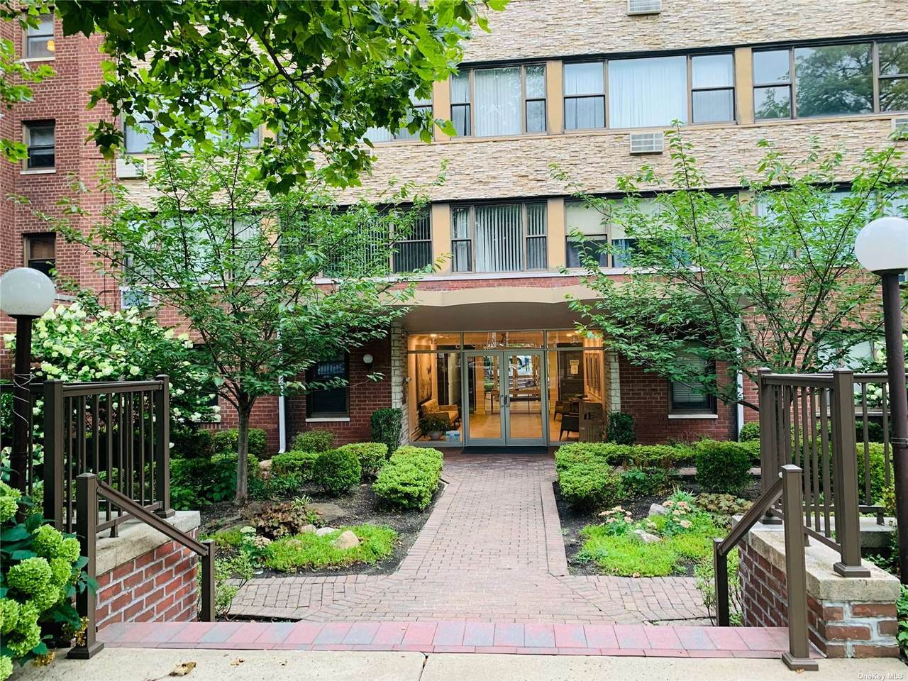 15 Hill Park Ave - Photo 1