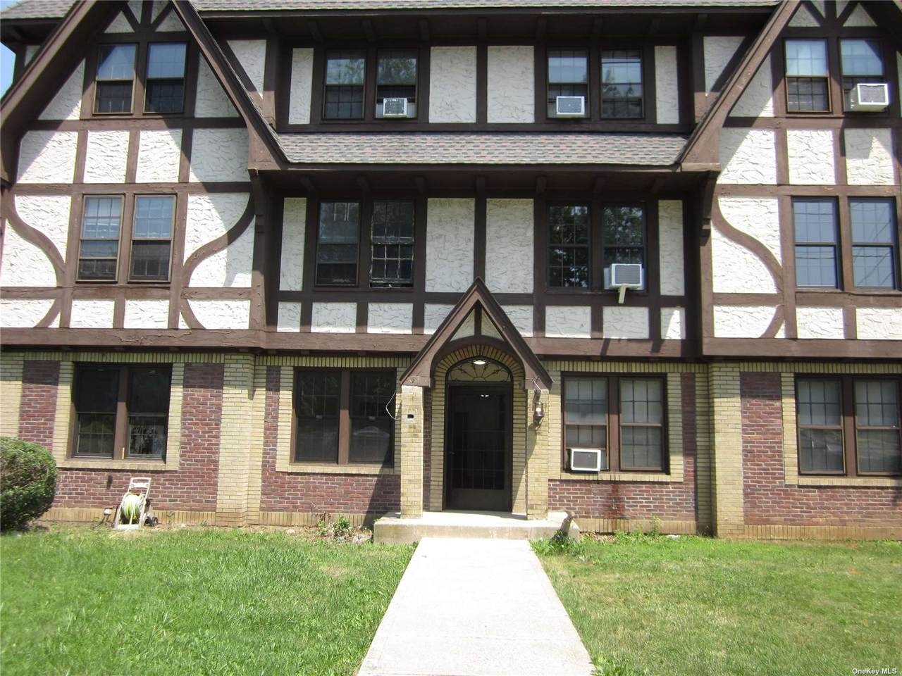 28 West Neck Road - Photo 1