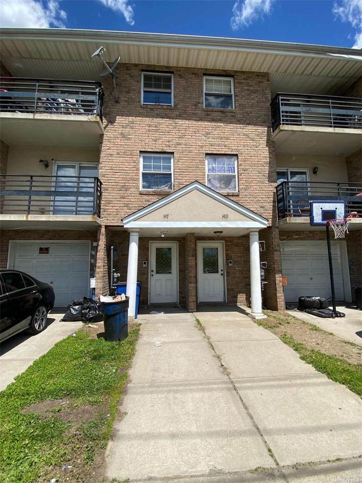 1419 Stanley Avenue - Photo 1