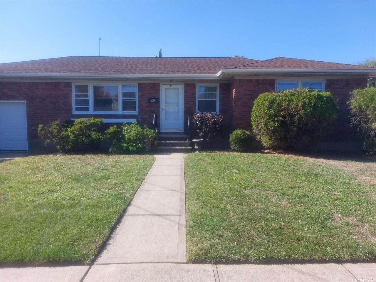 47 Cedar Avenue - Photo 1