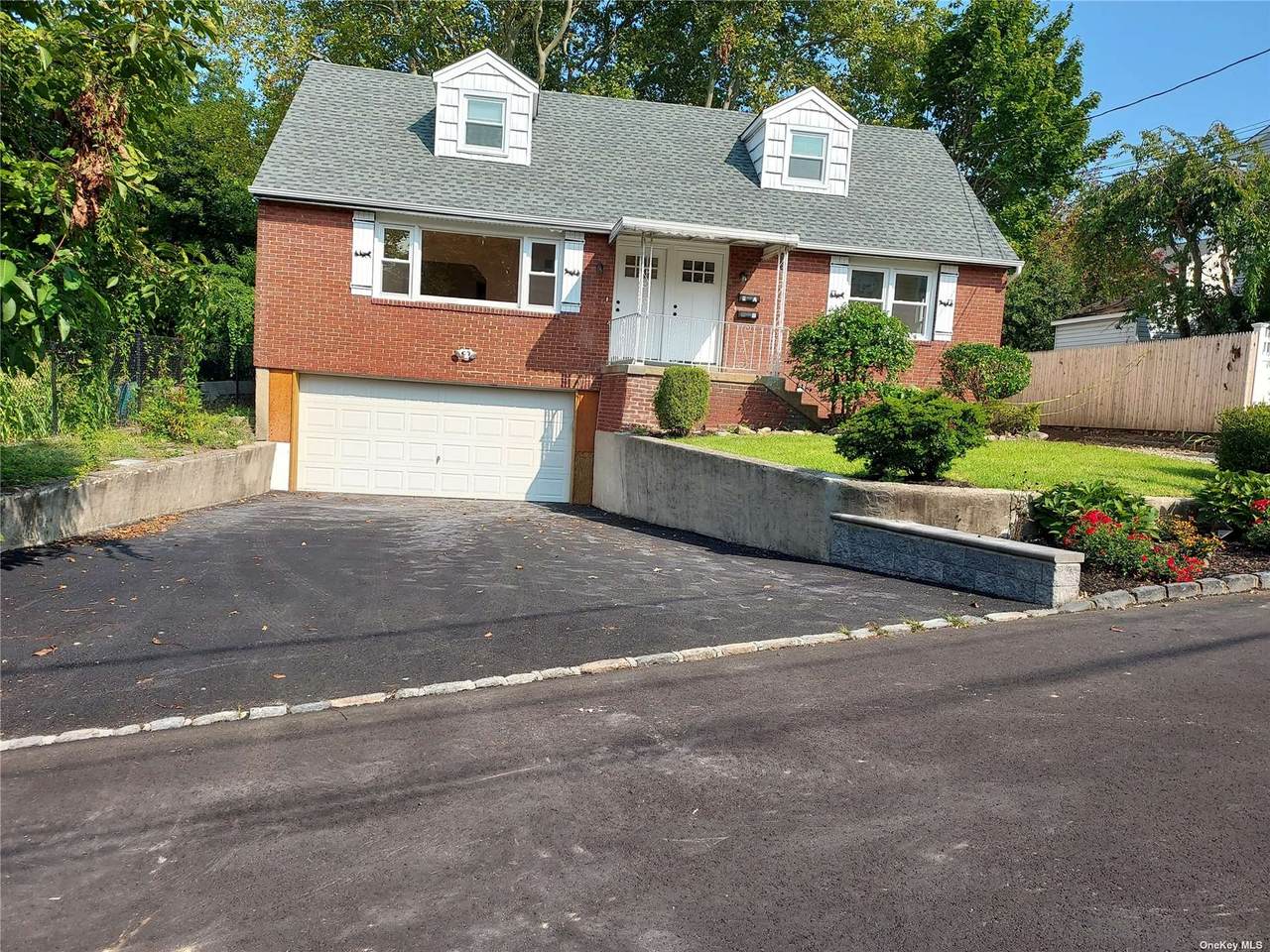 11 Pulaski Place - Photo 1
