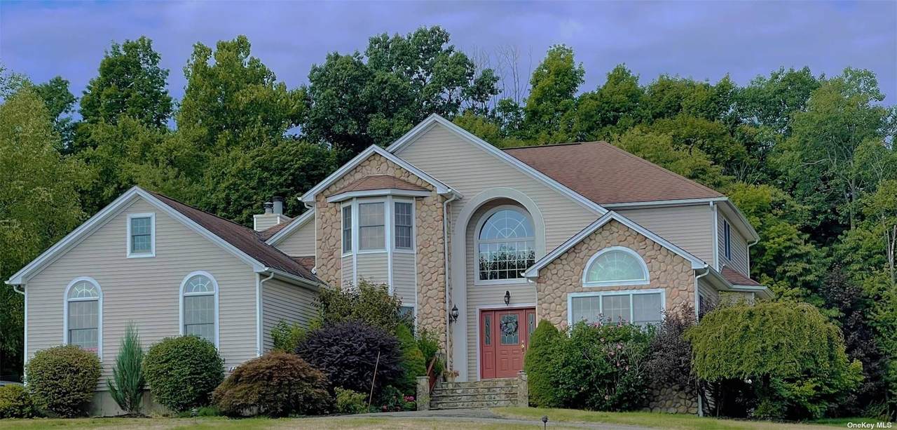 112 Denniston Drive - Photo 1