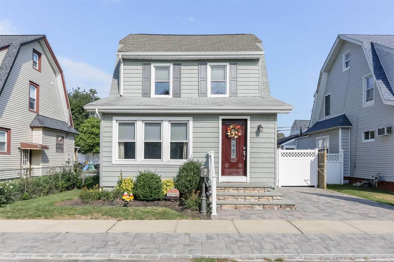 7 Evergreen Drive - Photo 1