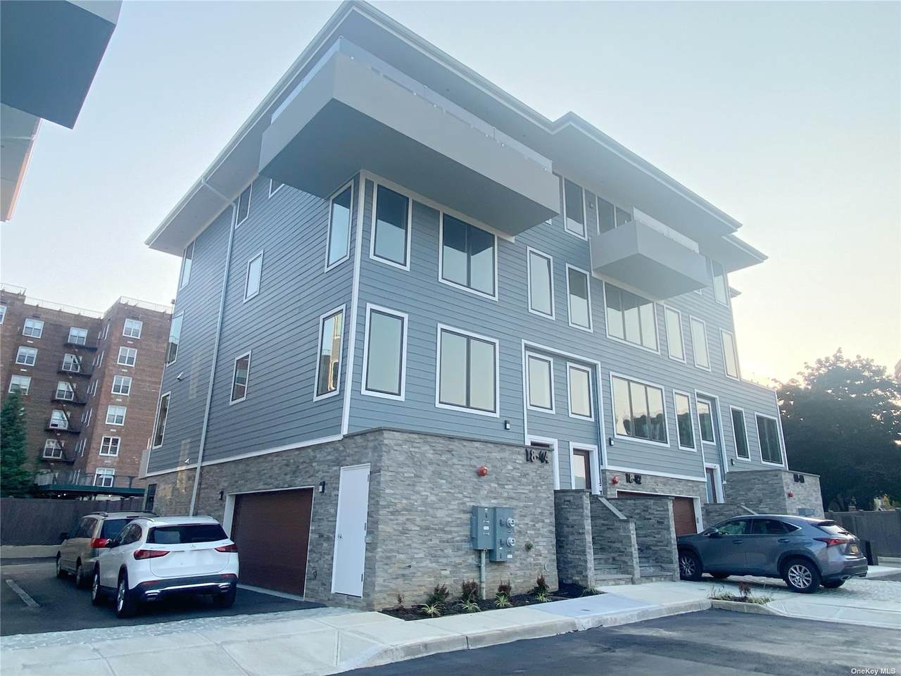 1844 Bay Lane - Photo 1