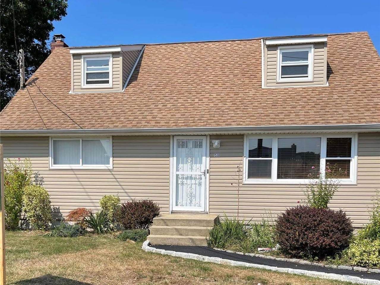 1530 Herzel Boulevard - Photo 1