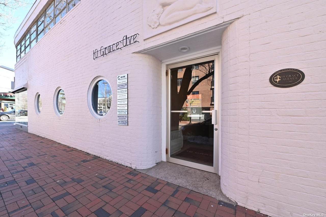 10 Grace Avenue - Photo 1