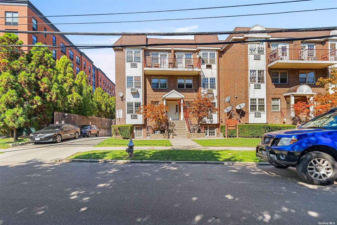 172-27 Highland Avenue - Photo 1