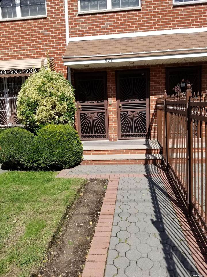 871 Dumont Avenue - Photo 1