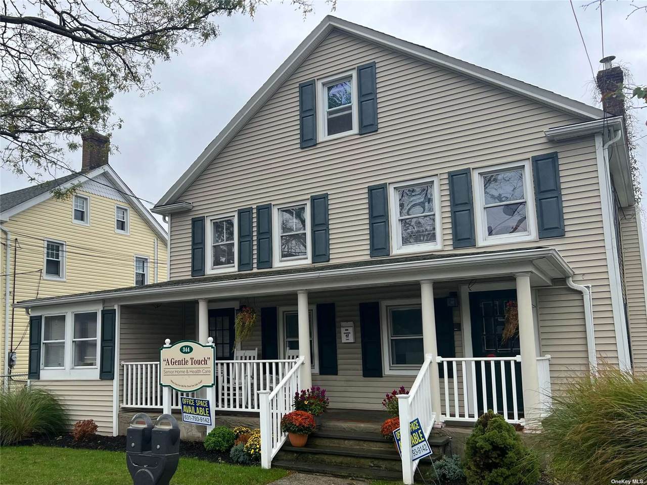 344 Deer Park Avenue - Photo 1