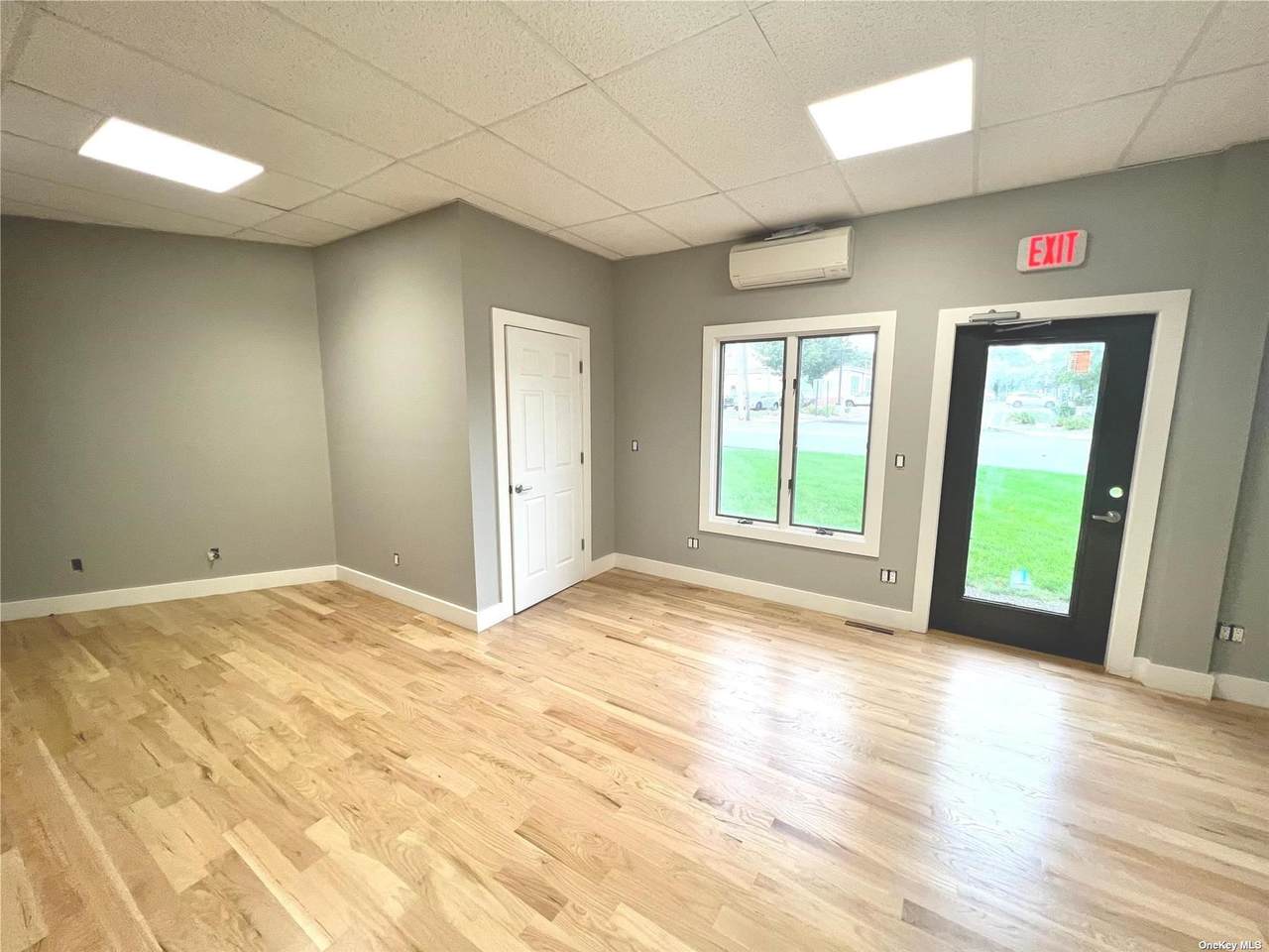 10200 Main Rd - Photo 1