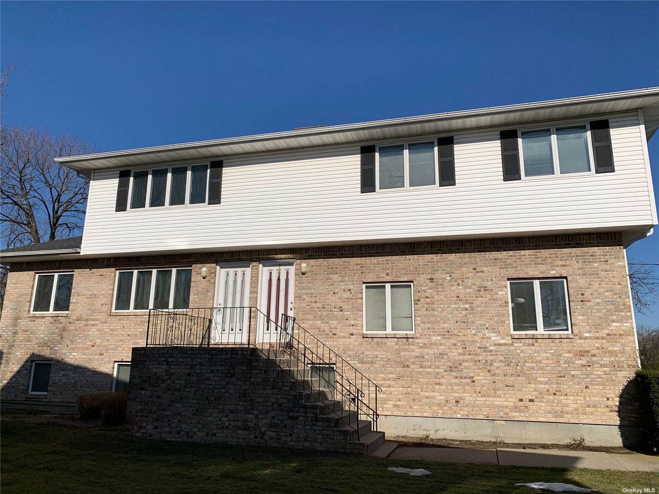 11 Claire Court - Photo 1