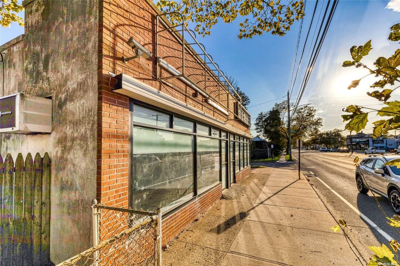 155 Woodbury Road - Photo 1