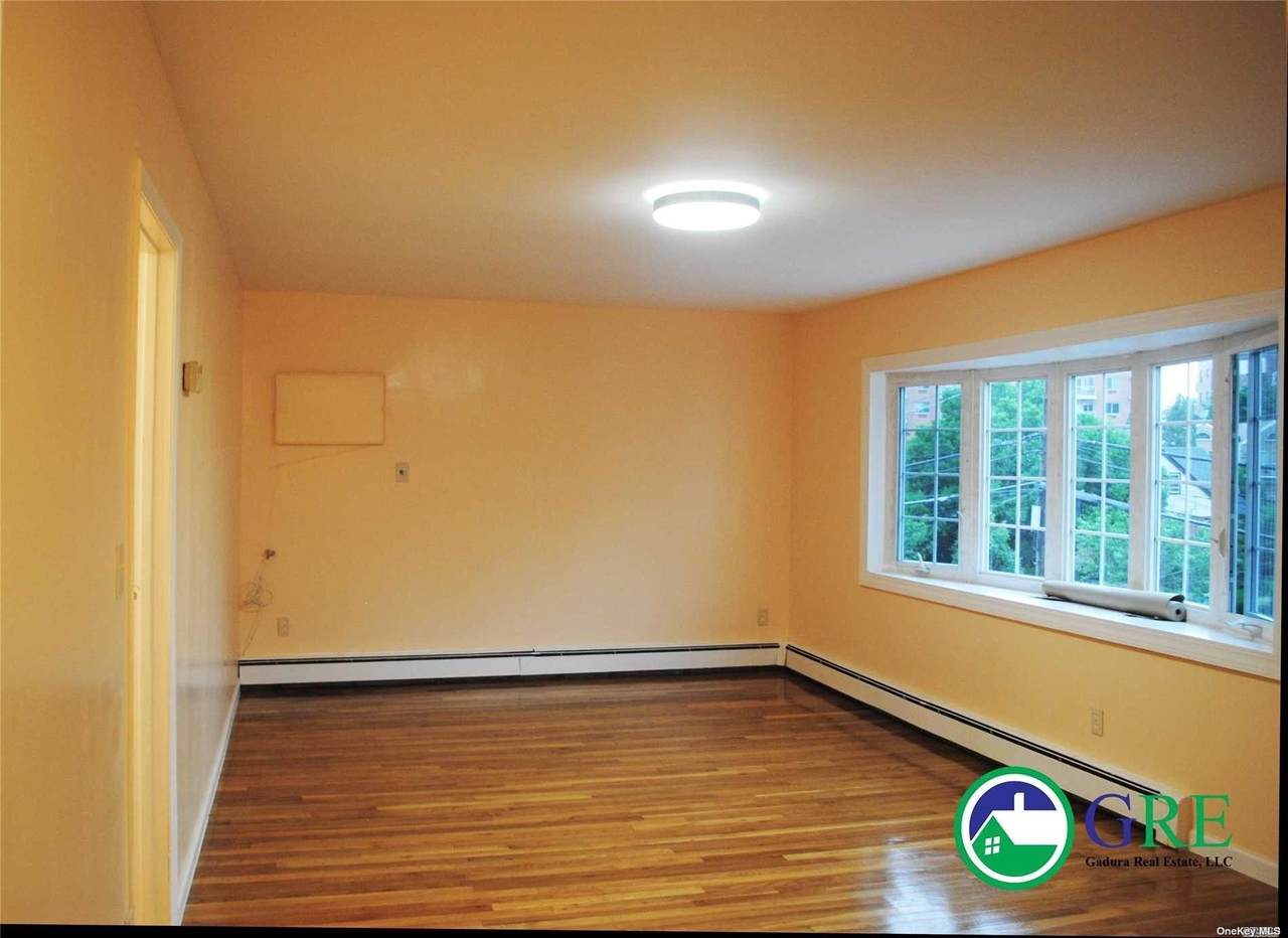 84-26 Daniels Street - Photo 1