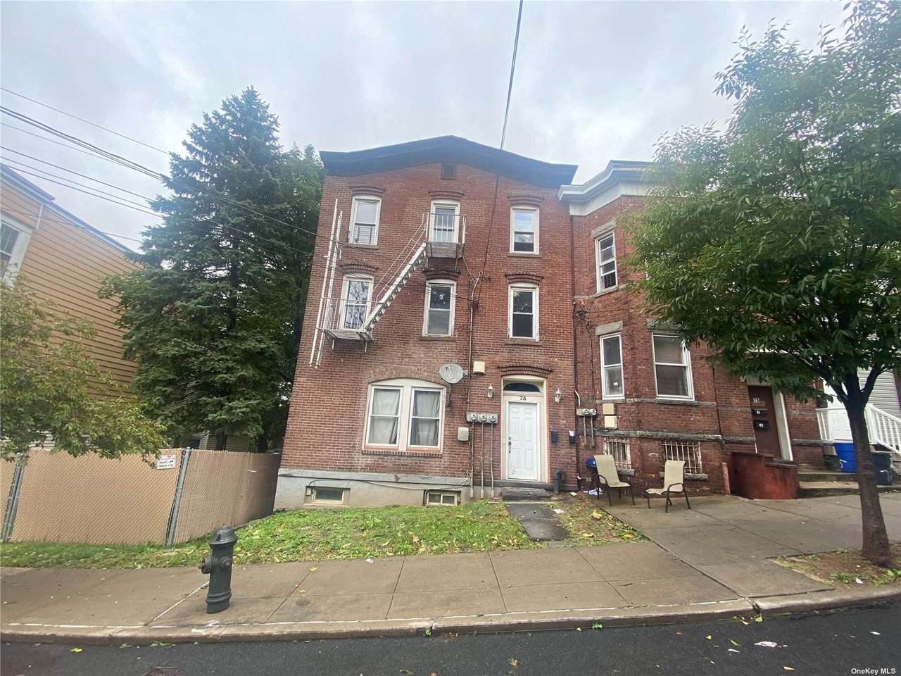 73 York Ave - Photo 1