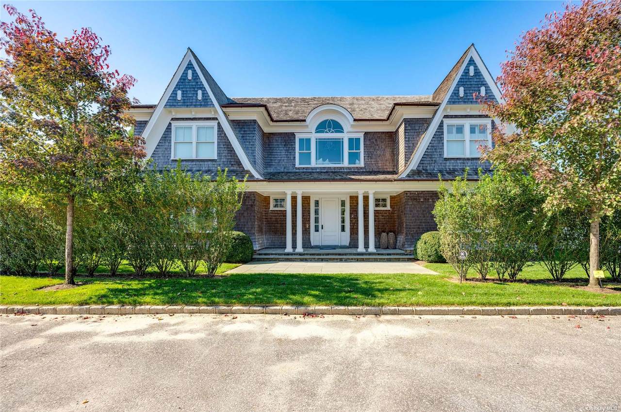52 Quogue Street - Photo 1