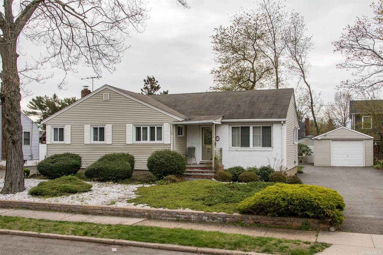 39 Cambria Road - Photo 1
