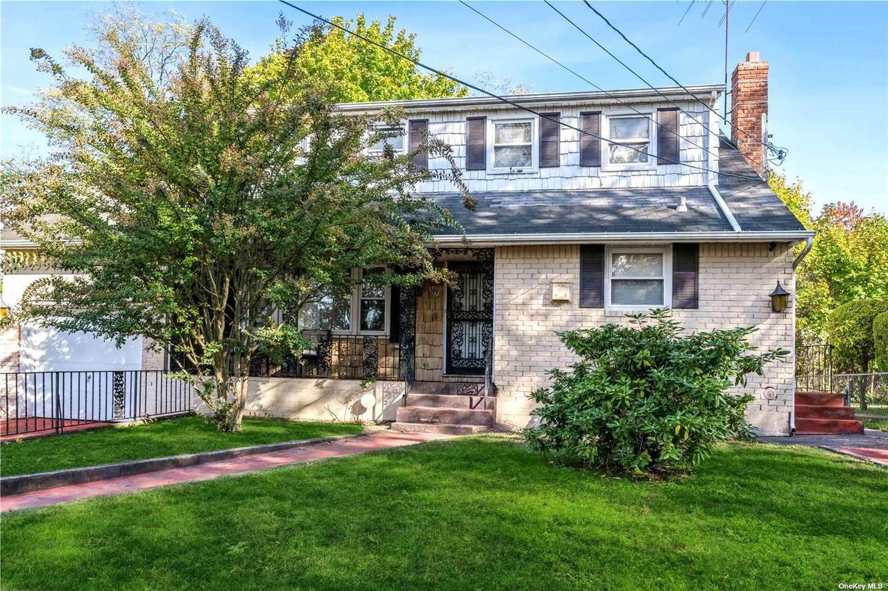 107 Maple Drive - Photo 1