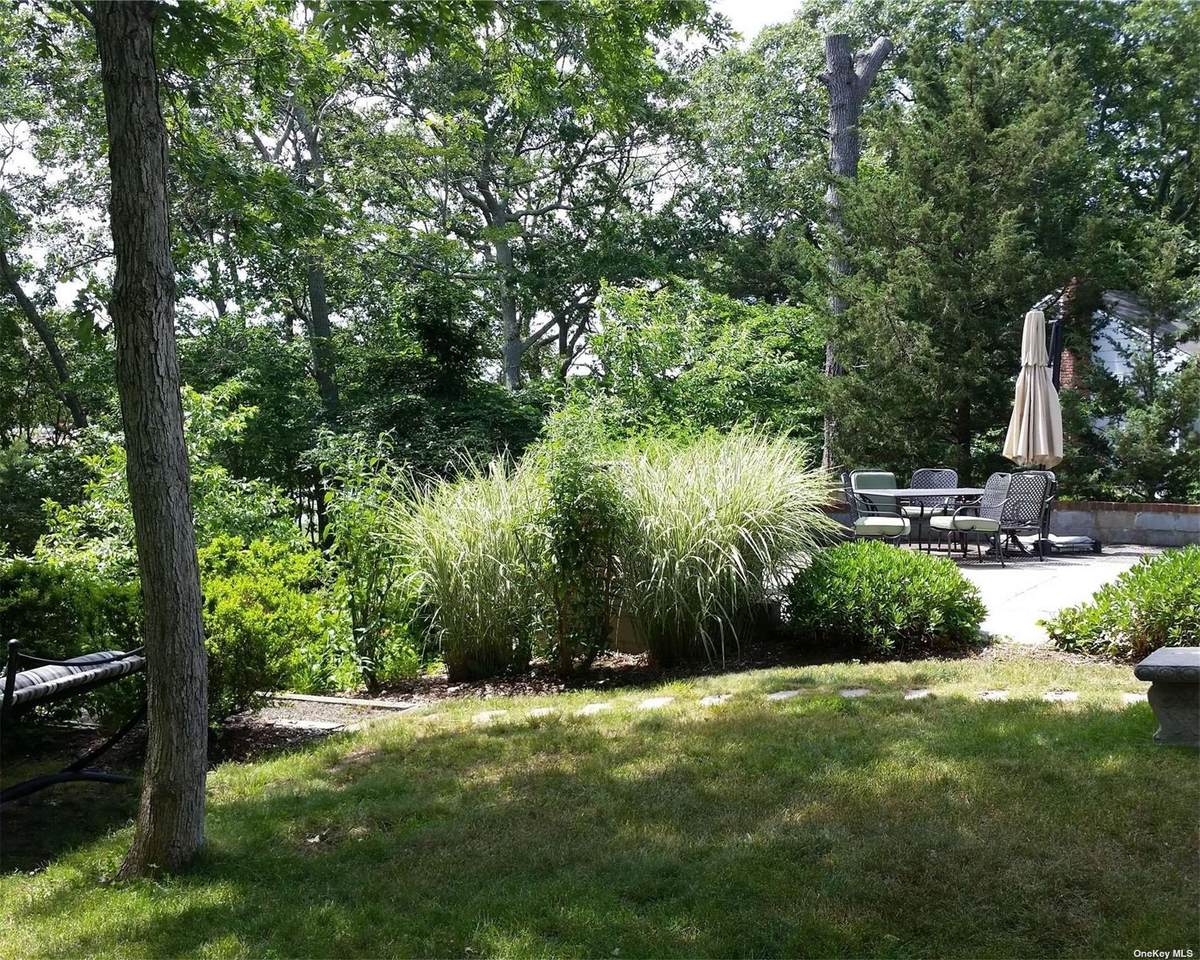 265 Westview Drive - Photo 1