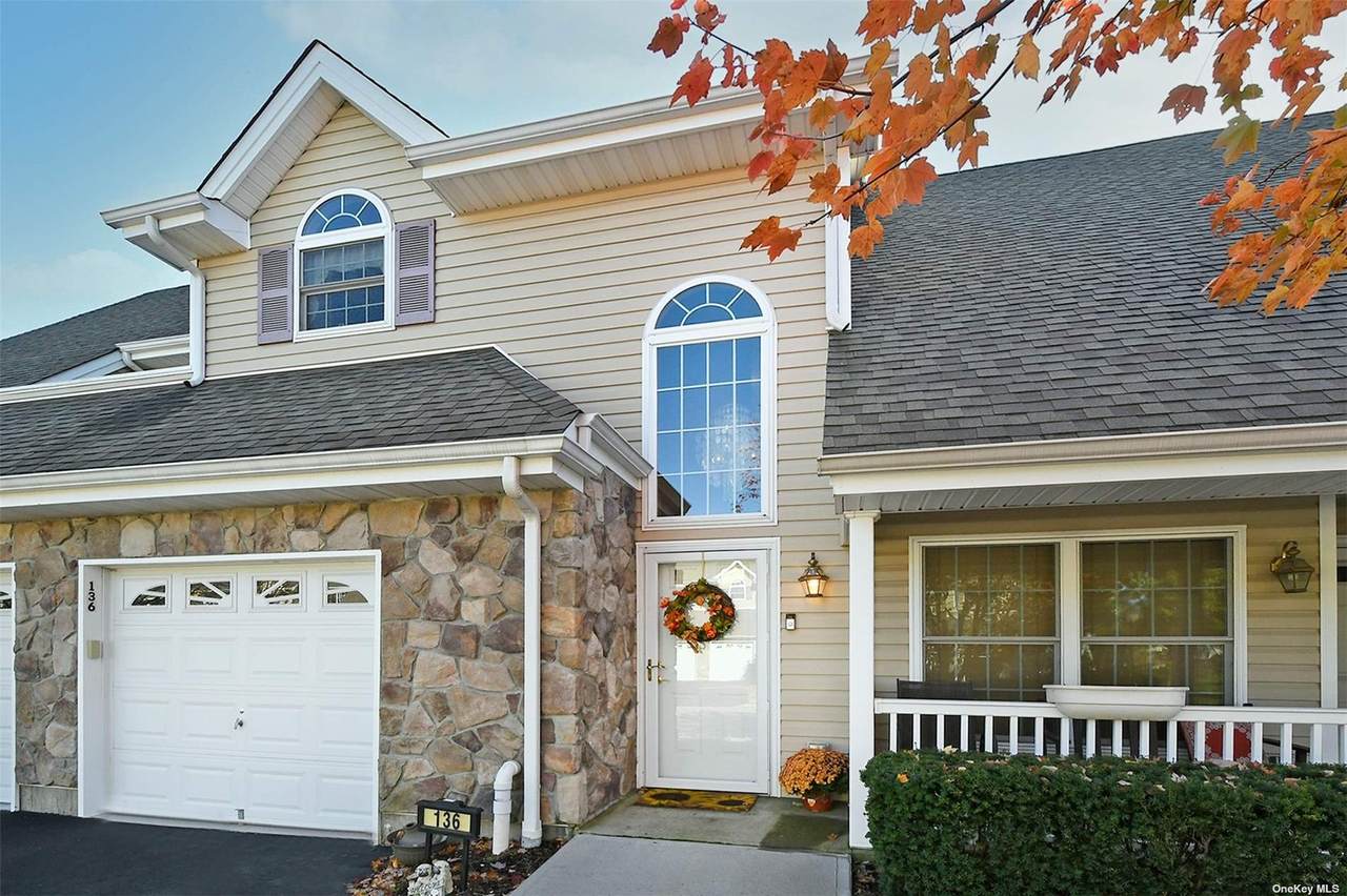136 Christine Drive - Photo 1