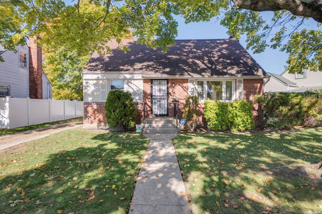572 Emerson Street - Photo 1