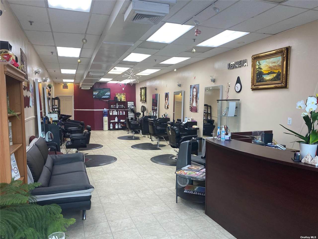 22 Hempstead Turnpike - Photo 1