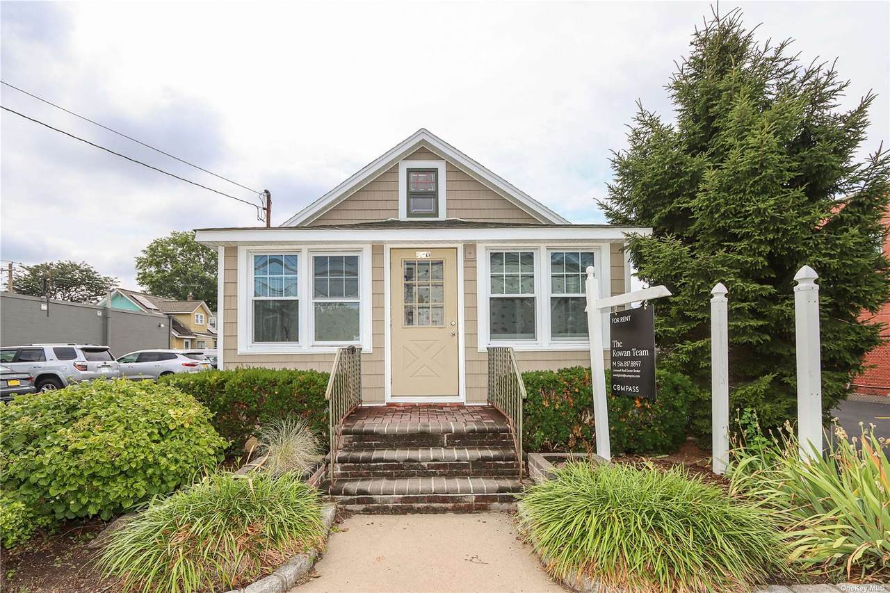 582 Westbury Avenue - Photo 1