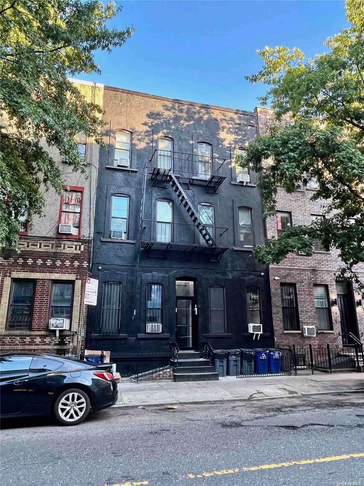 1420 Dekalb Ave - Photo 1