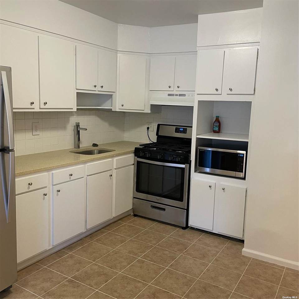 105-10 Otis Avenue - Photo 1