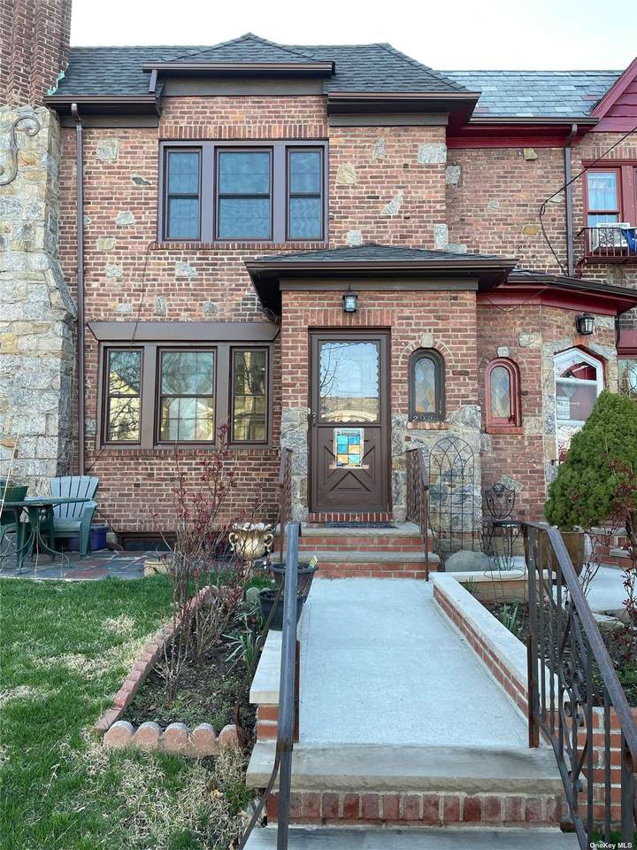 2928 163 Street - Photo 1