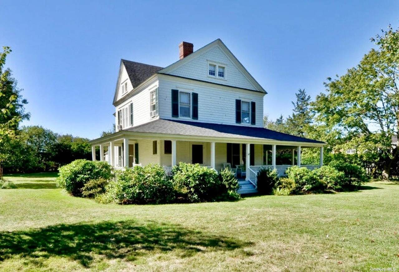 51 Quogue Street - Photo 1